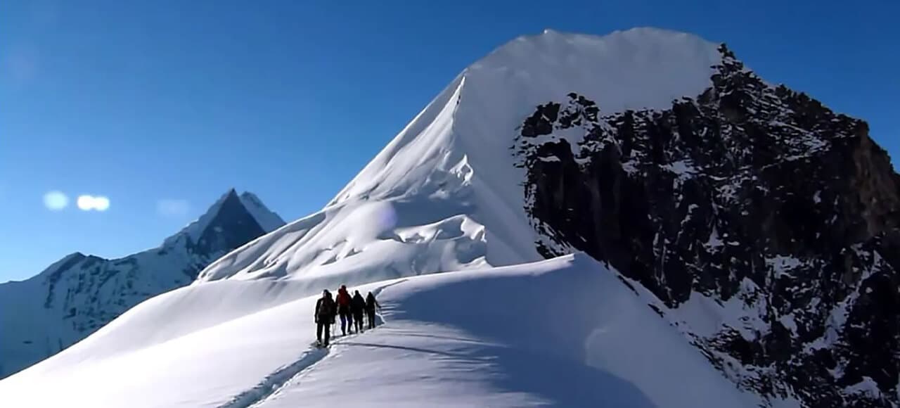 Tharpu Chuli Peak Climbing